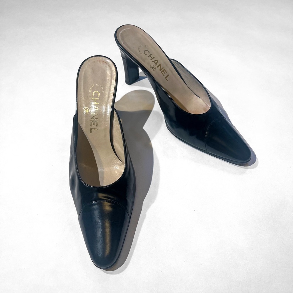 CHANEL Black Mules Sleek Pointed Toe Low Heel